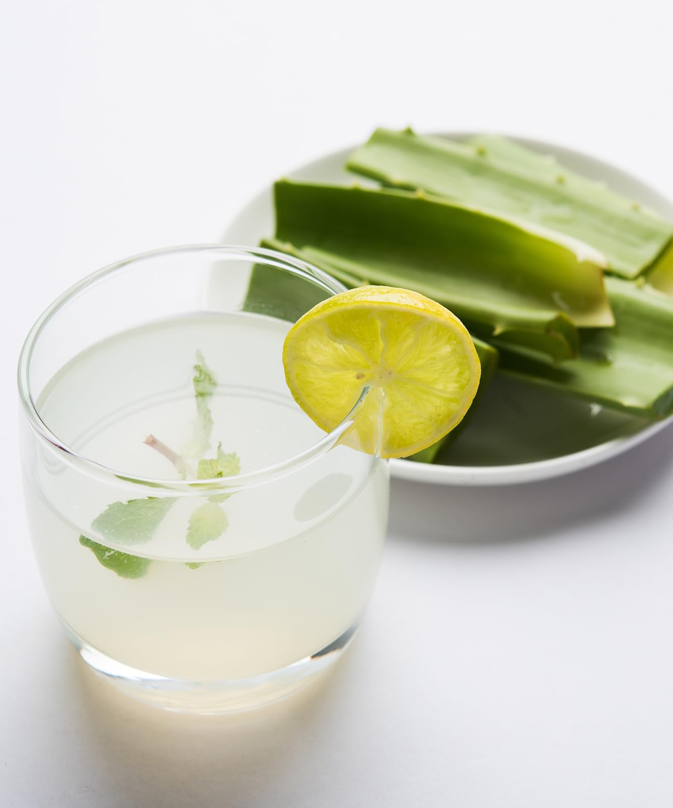 Mother Earth Products | 100% Bio Aloe Vera Direktsaft mit Gelstücken ohne Zusätze | Reines inneres Gel des Aloe Vera Blattes zum trinken | 1200mg/l Aloverose | 1000ml