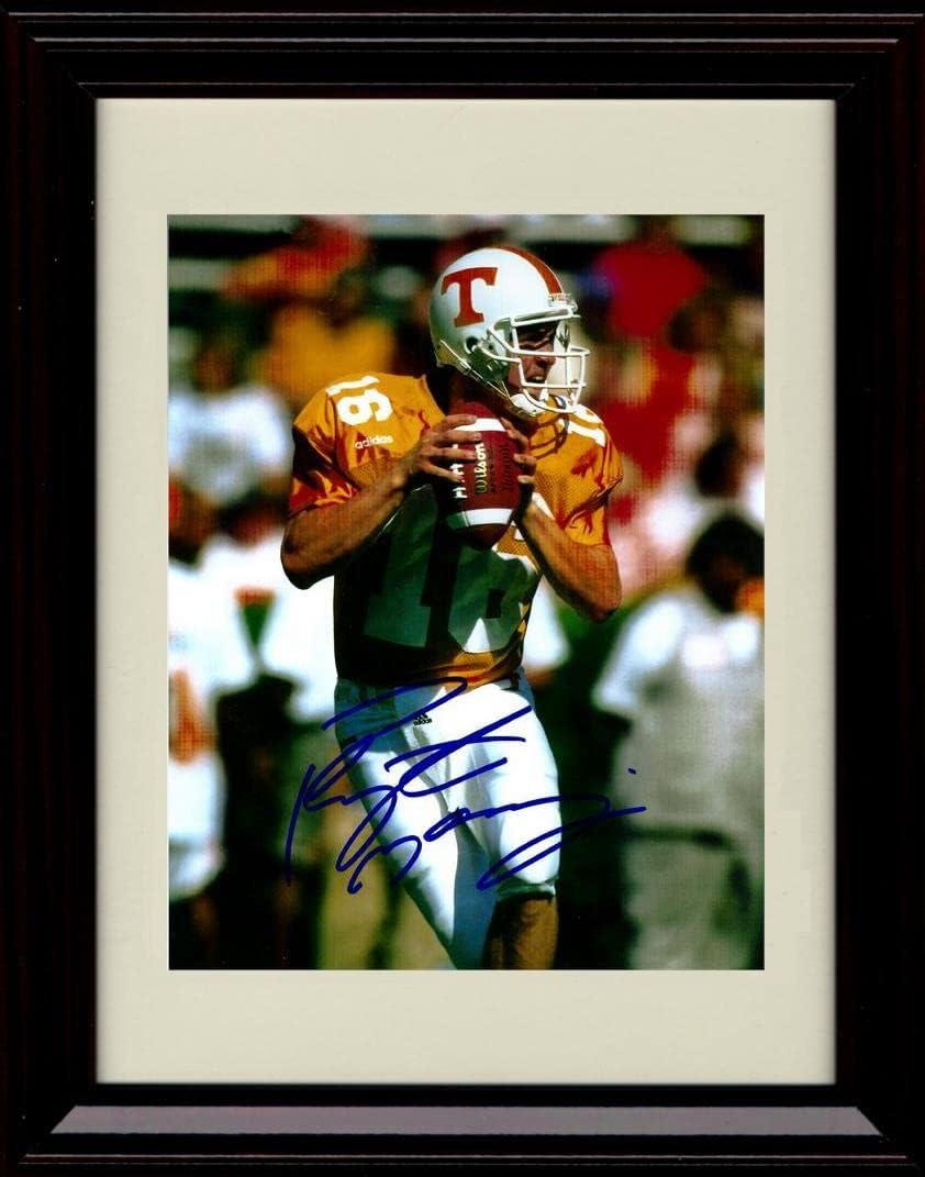 Peyton Manning Autograph Promo Print - Tennessee Volunters- in The Pocket - Framed 8x10