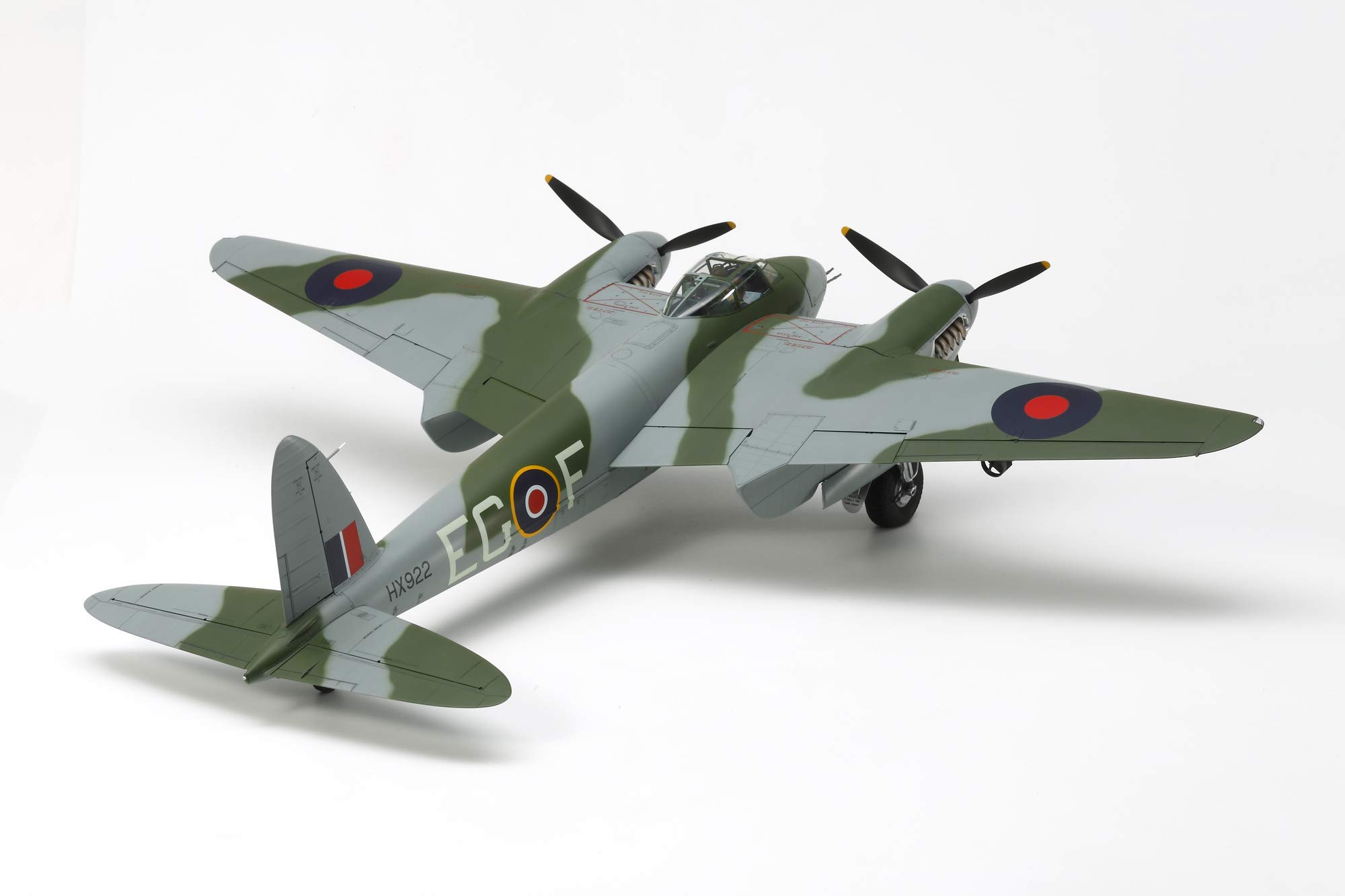TAMIYA 1:32 DeHavilland Mosquito FB Mk.VI, originalgetreue Nachbildung, Modellbau, Plastik Bausatz, Basteln, Hobby, Kleben, Modellbausatz, Zusammenbauen, unlackiert