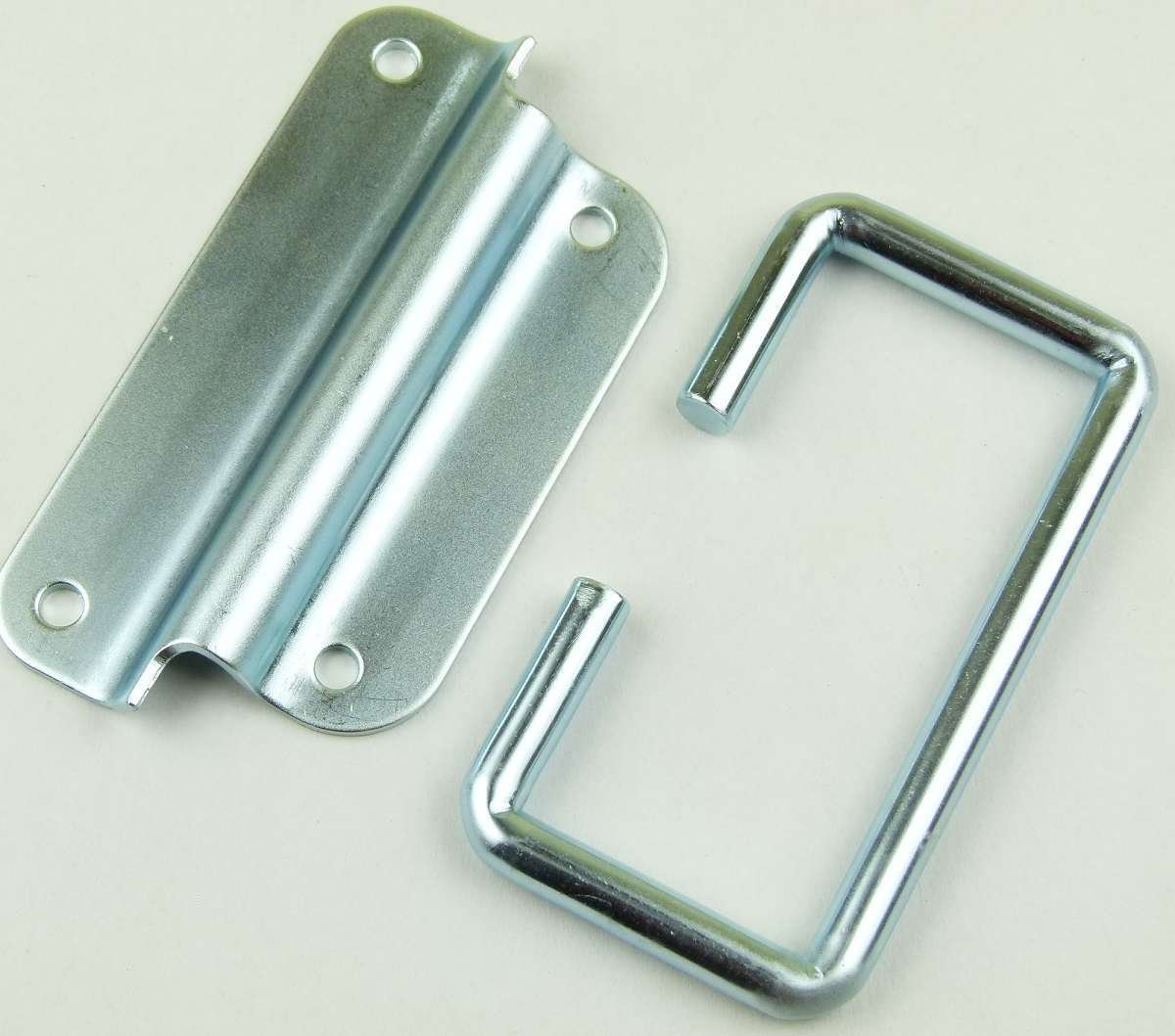 Adam Hall Hardware 3440 M24 AH - 24er Set Klappgriff / Kistengriff silber 4-Loch zweiteilig