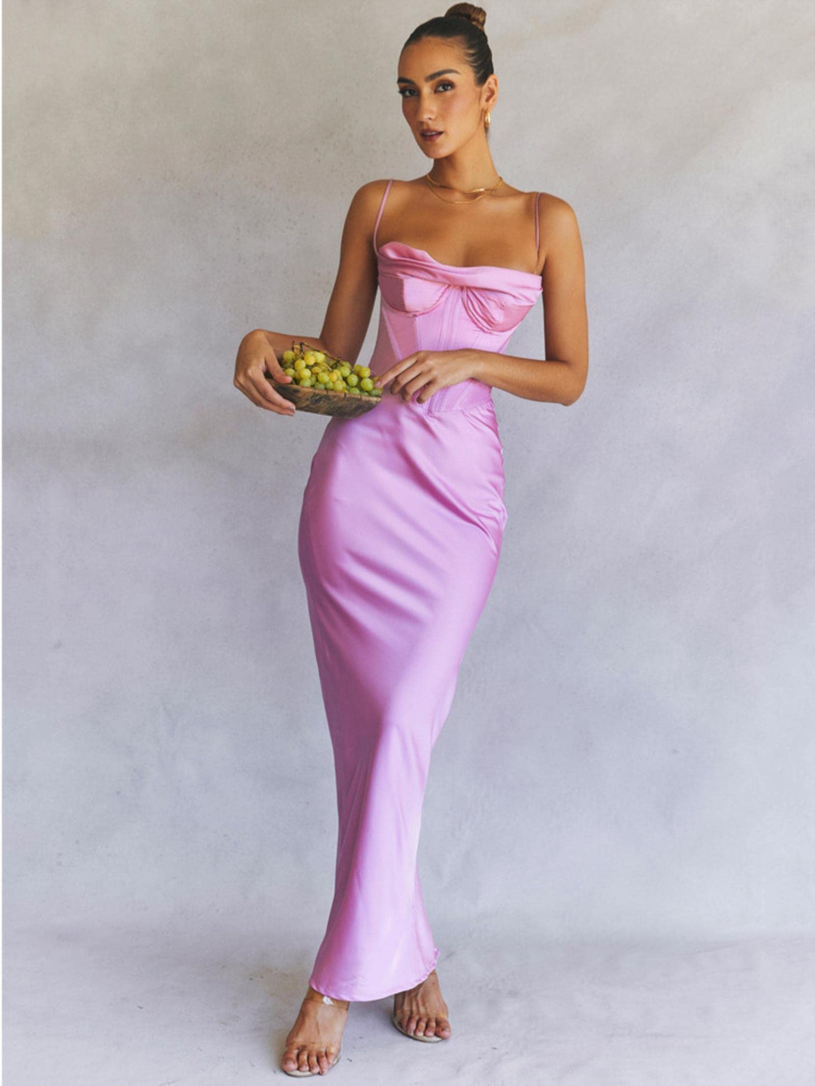 Maxi abito sexy senza schienale in raso per le donne vestido-lavanda, alla moda con cinturino senza maniche e senza maniche