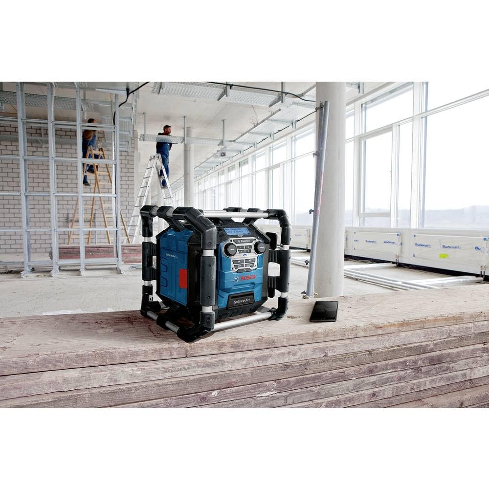 Bosch Professional system 18V: akumulatorowe radio budowlane GPB 18V-5 SC (40 W, 1 przewód AUX, 2 baterie 1.5V AA)