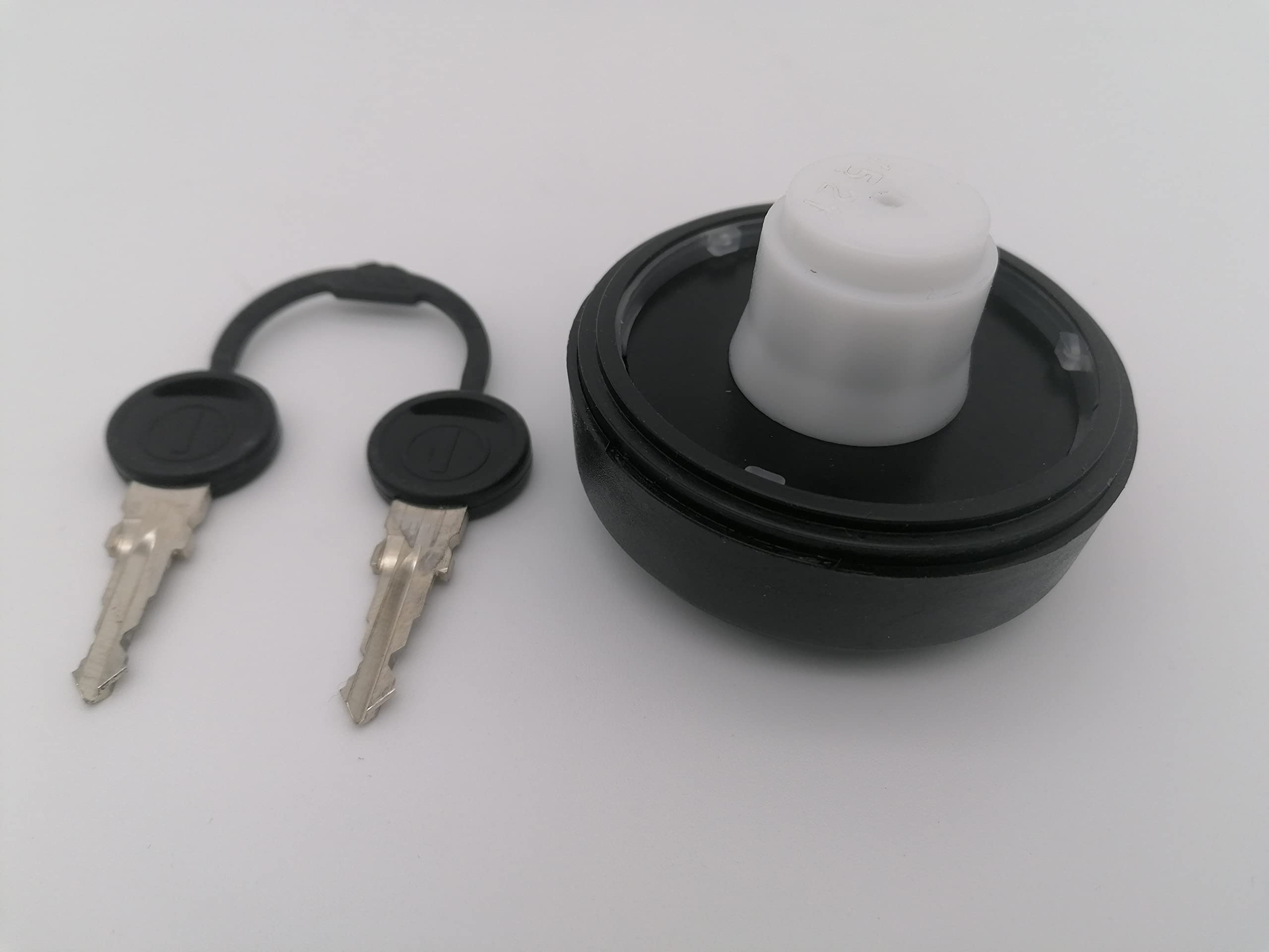 CR-MOESANCO® Tapa Negra de Depósito de Agua para Caravana con 3 Asideros Hundidos, Entrada de Agua con Llaves, Cierre de Polipropileno, Camping, Remolque, Autocaravana, a Prueba de Fugas