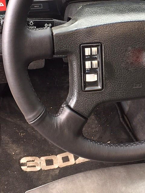 ronron様 RedlineGoods Steering Wheel Cover 4-Spoke for 1984-1985