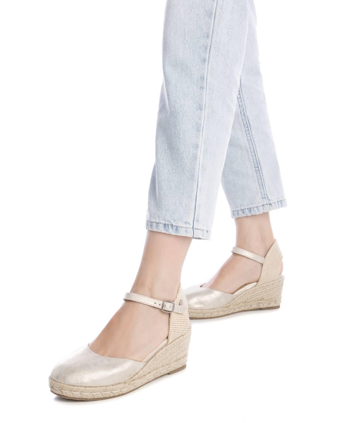 REFRESH - Sandales à talons compensés Femme - Chaussures confortables et polyvalentes – Mode décontractée