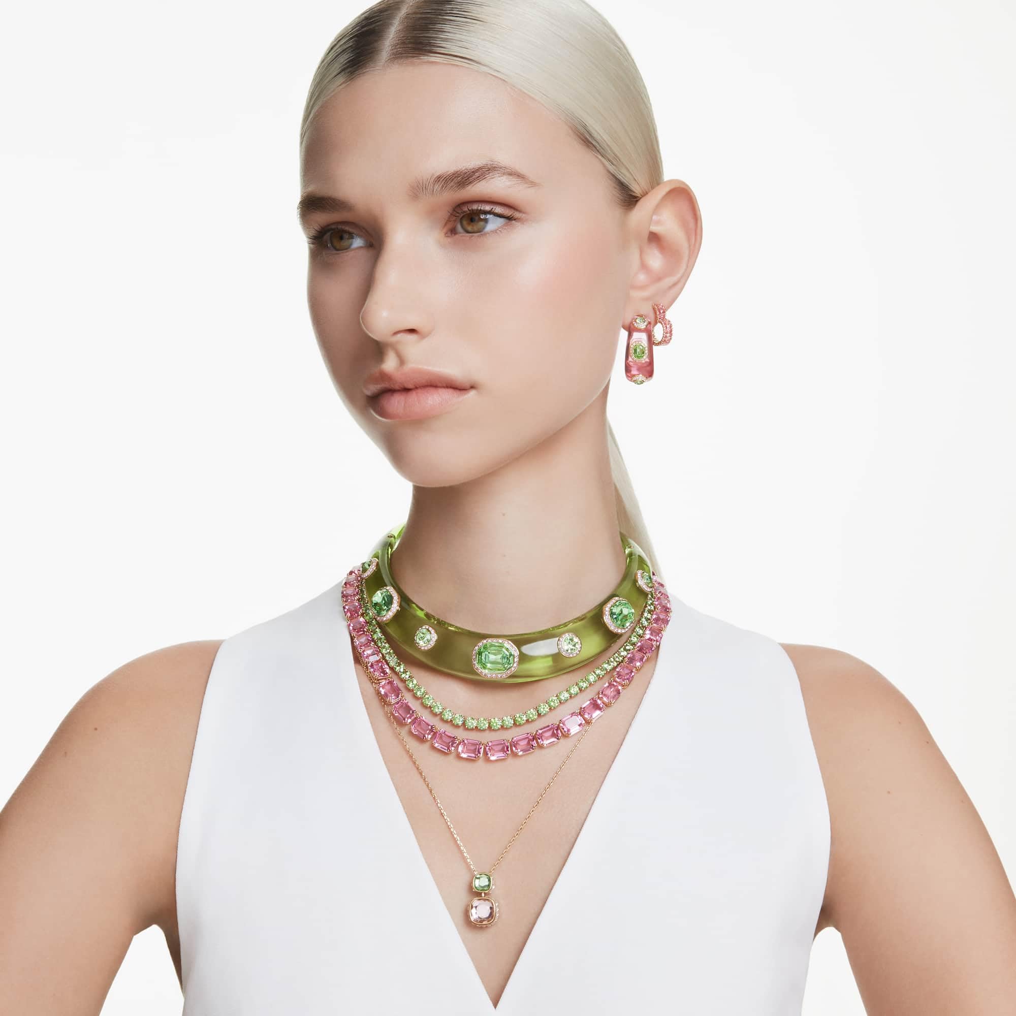 Swarovski Chroma Colección, talla cojín, multicolor, chapado en tono dorado