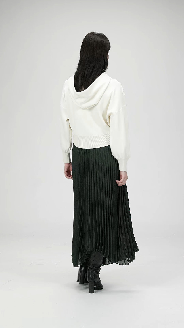 Amazon | [グレースコンチネンタル] 2023AW ｺｰﾄﾞ刺繍ﾆｯﾄﾊﾟｰｶｰ