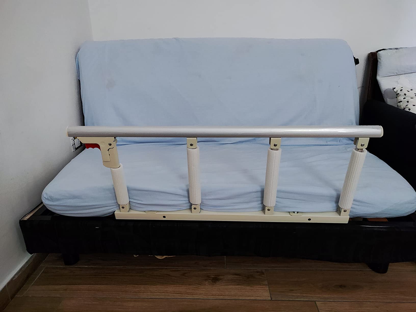 sponda da letto per anziani