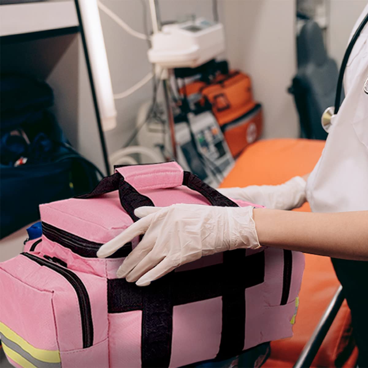 Mobiclinic, Bolsa asistencia sanitaria ligera, De rescate profesional, Capacidad más 21 litros, Con asas reforzadas, Bandas reflectantes, Amplia, Resistente, Rosa