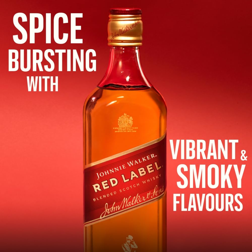 Johnnie Walker Red Label, Blended Scotch Whisky, handgefertigt in den 4 bekanntesten Regionen Schottlands, 40% vol, 700ml Einzelflasche (Packung mit 3)