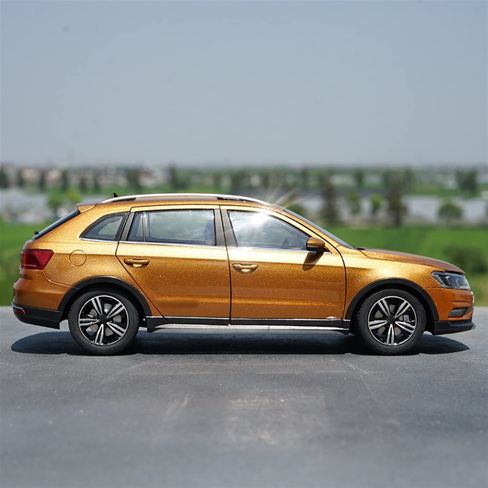 Diecast Car 1:18 Scale For Cross For Lavida 2016 Diecast Car Model For Boy Toys Gift Model Vehicle Die-cast Model Car