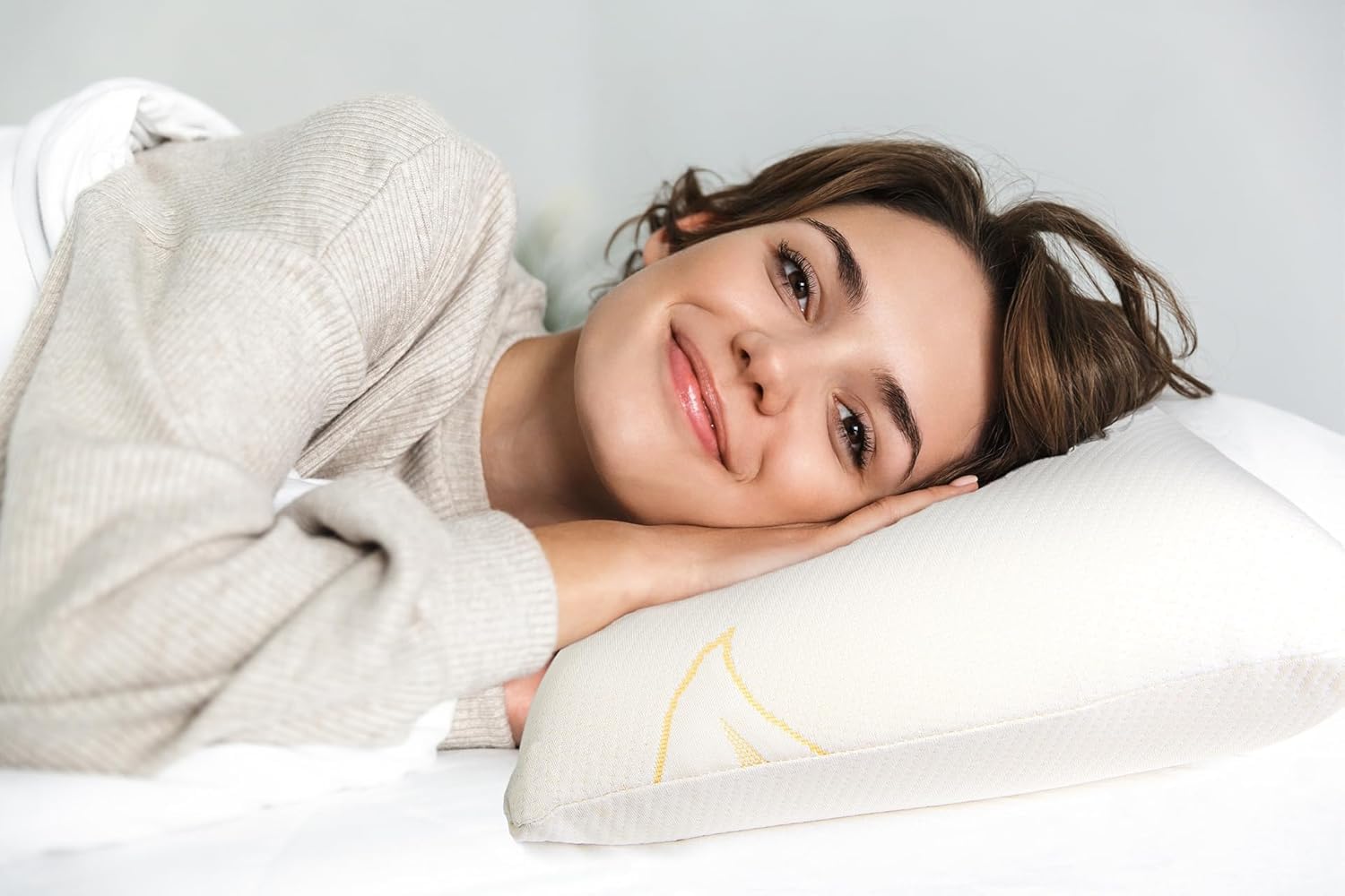 Suave Luna Almohada con memoria de forma Aloe Vera | 70 x 40 cm - Belnou