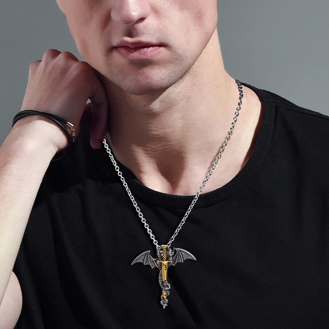 Collana Uomo Steampunk Drago Con Spada | Ciondolo Gotico In Acciaio Inox | Gioiello Regalo Per Uomo Virile