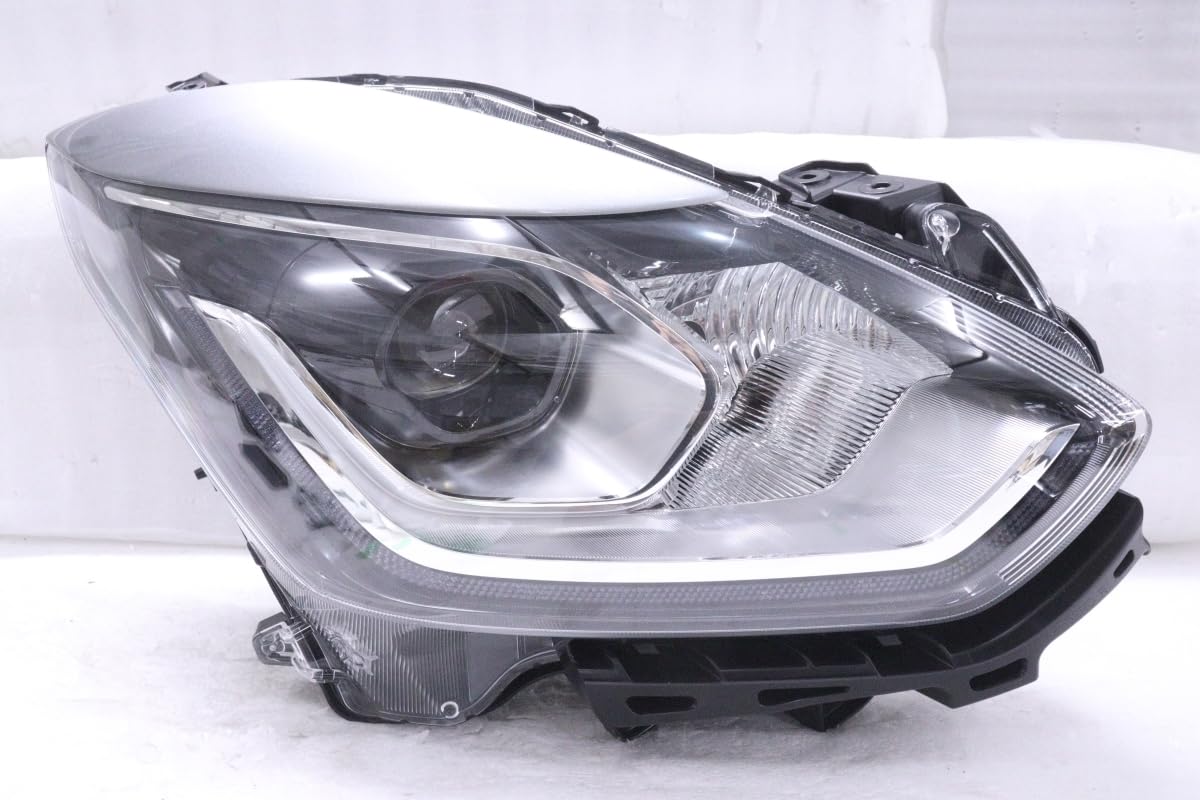 ウェイクLA700S左ヘッドライト