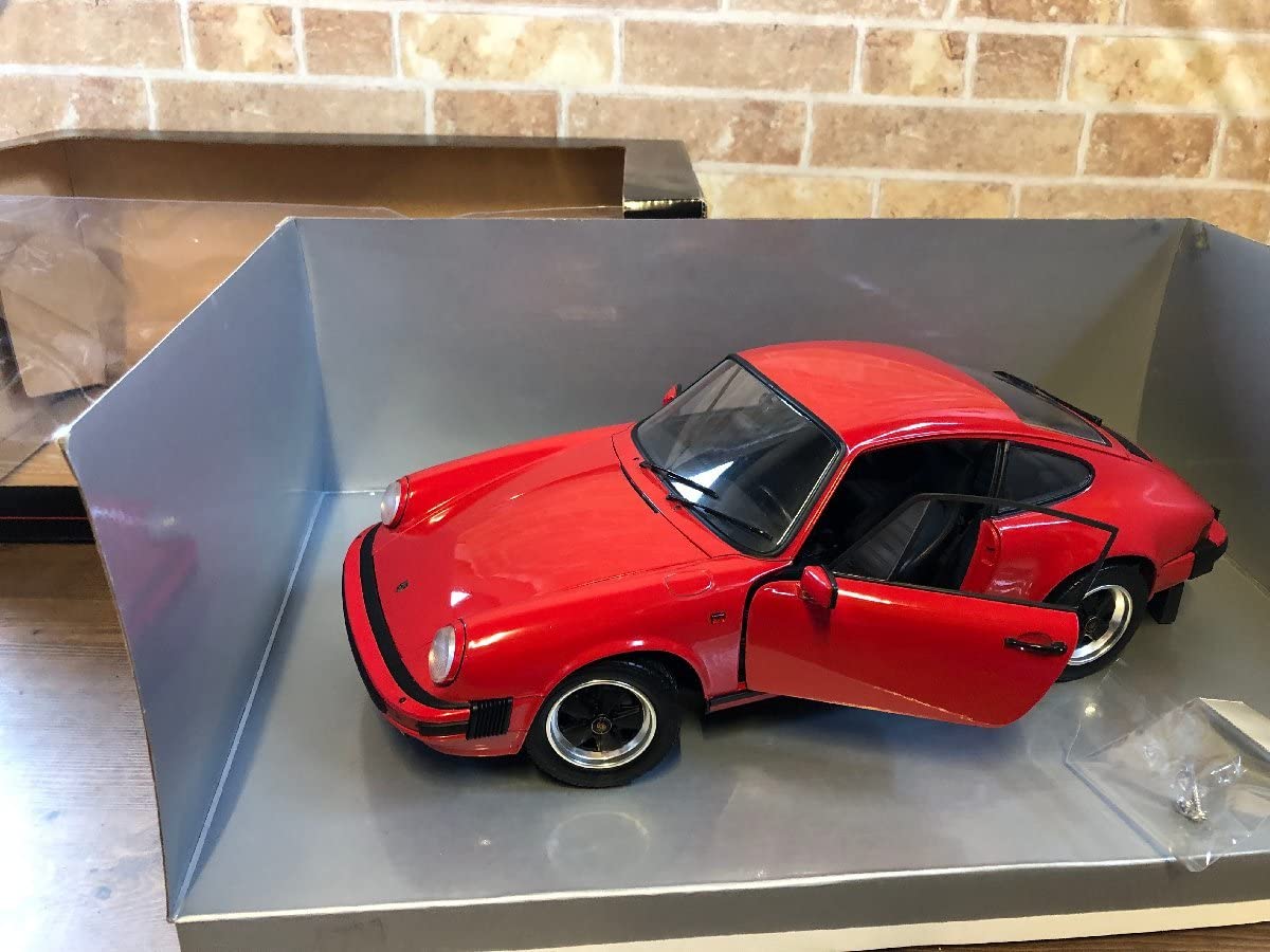 Amazon | 1/12スケールPremium ClassiXXs ミニカー 911 930 カレラ