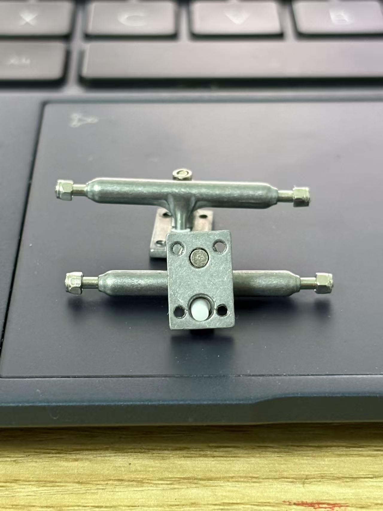 LEEFAI Pro Fingerboard Trucks G5, colore metallo grezzo, Kingpin normale, 2 camion con hardware (34 mm)
