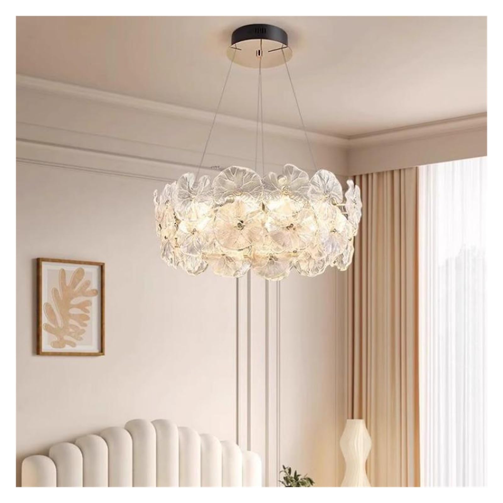 Suspension LED de luxe en verre pour sublimer un salon sombre au style unique