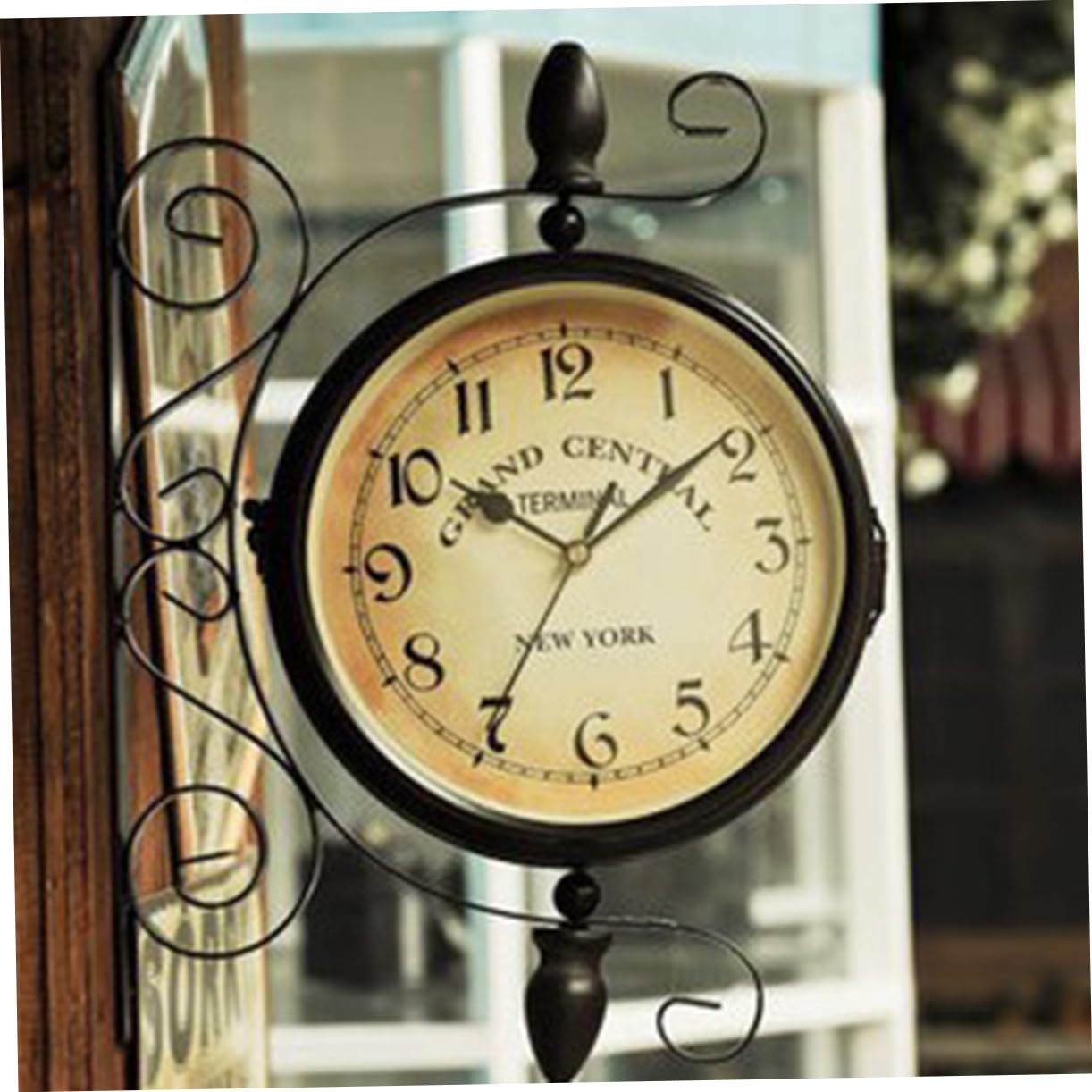 PRETYZOOM Doppelseitige Wanduhr Vintage aus Eisen Geräuschlos mit 360 Grad Drehung Antike Dekorative Zweiseitige Uhr für Wohnzimmer und Jubiläen