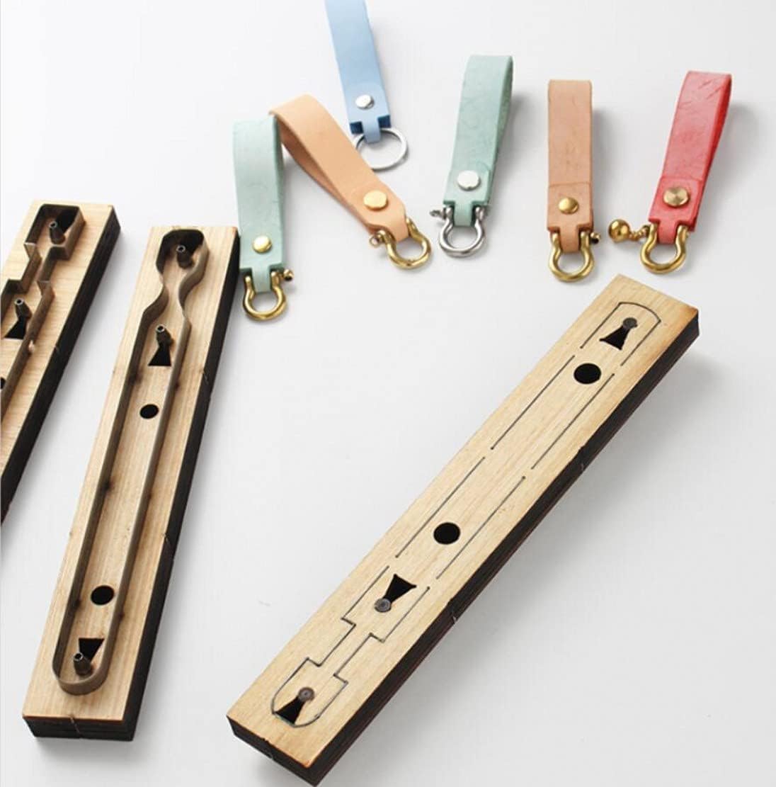 レザークラフトテンプレートパターン カッティングダイハンドパンチツール 木製ベース付き DIYレザーキーチェーン装飾用 (Stlye