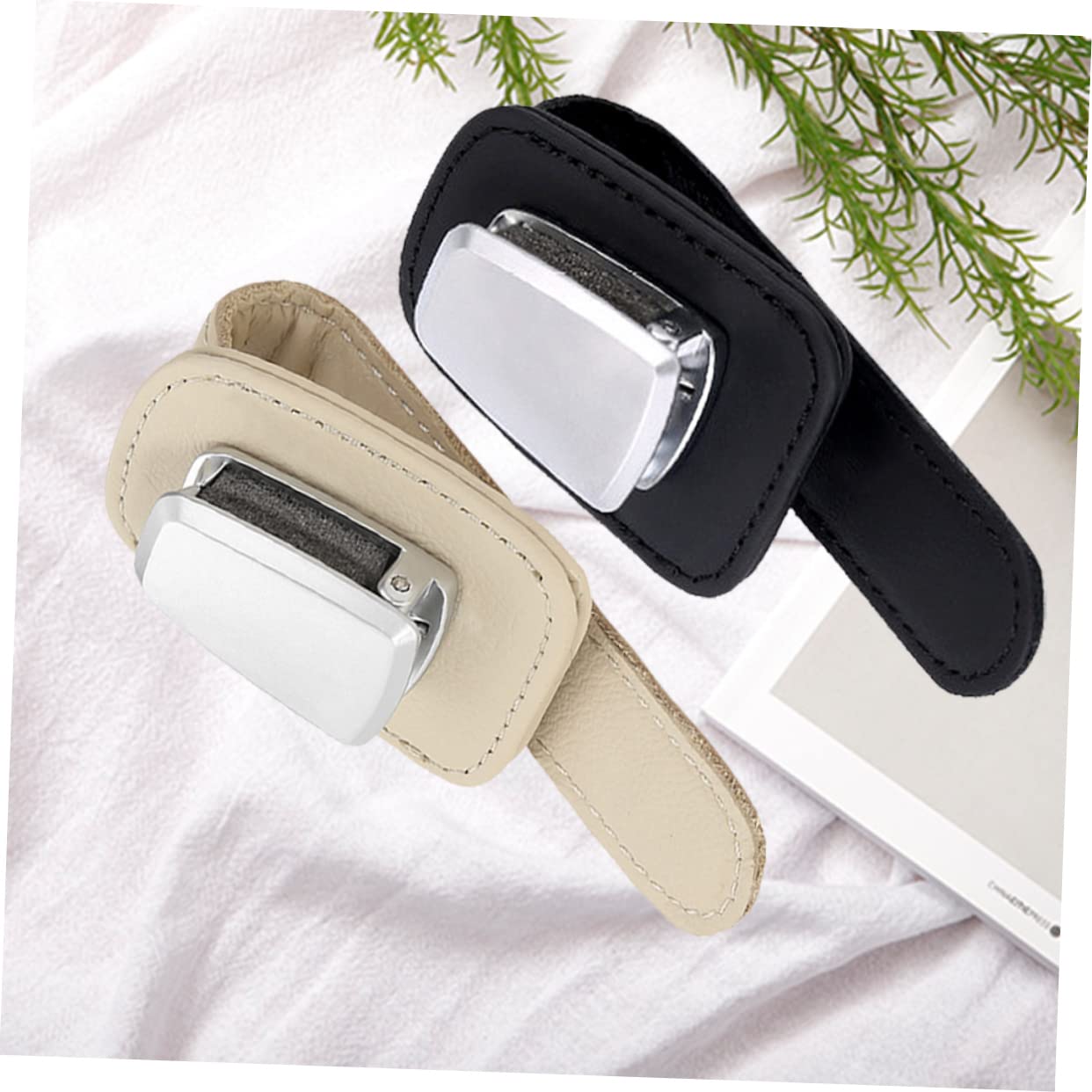 GLEAVI 4pezzi Porta Occhiali Auto Clip Organizer Per Visiera Supporto Occhiali Sole Con Funzion Riparazione e Stoccaggio Accessorio Per Auto Pu Nero Beige