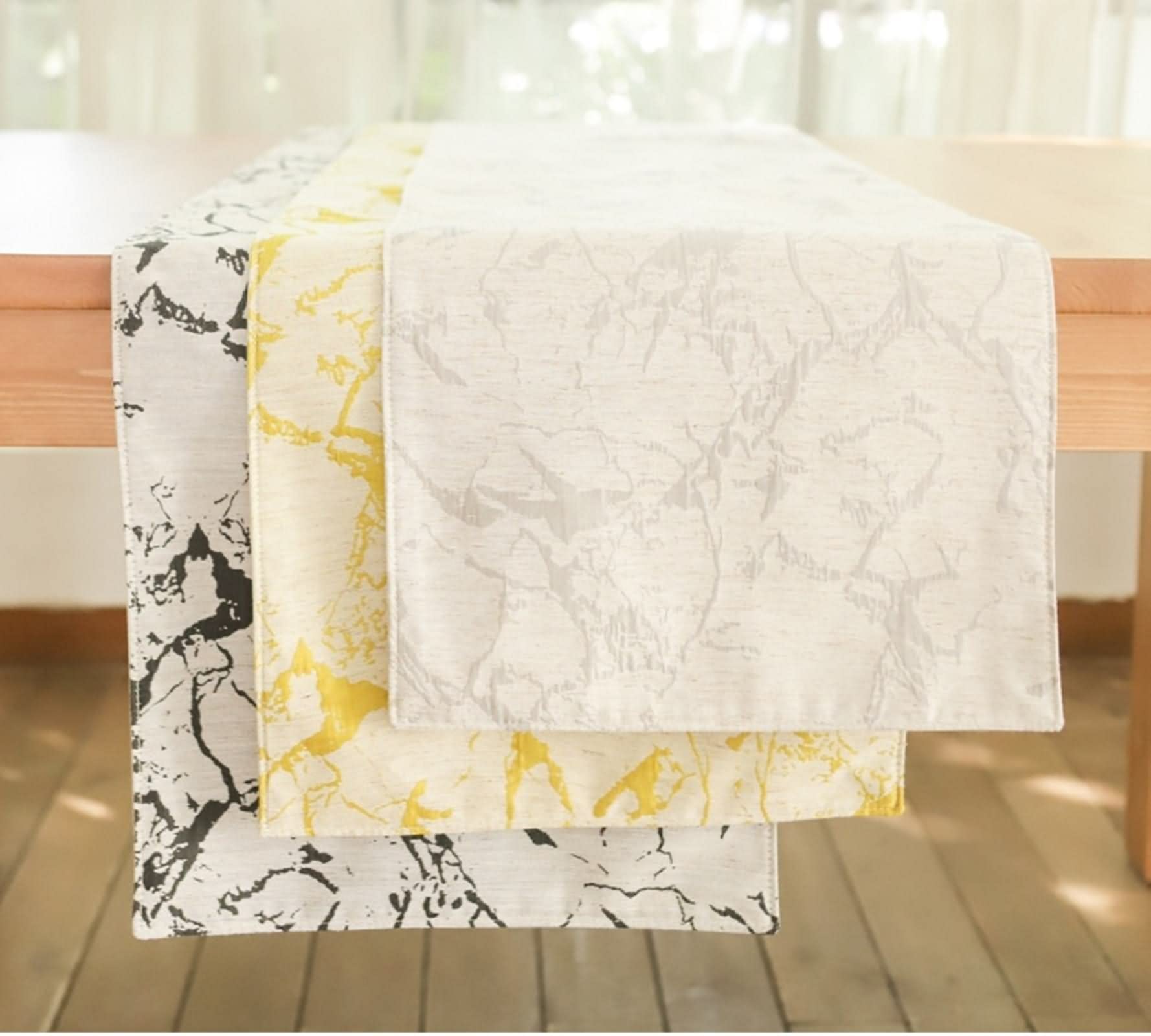 Tischläufer Uni, Tischdecke Modern aus Polyester Marmormuster Gelb 35x228CM für Feiertage Partys Hochzeit Dekor