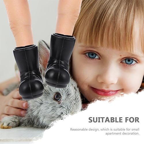 Miniatura 8 de Toddmomy Botas en miniatura, 3 pares de mini botas de Navidad de Papá Noel, mini zapatos negros de Navidad para decoración de casa de muñecas,