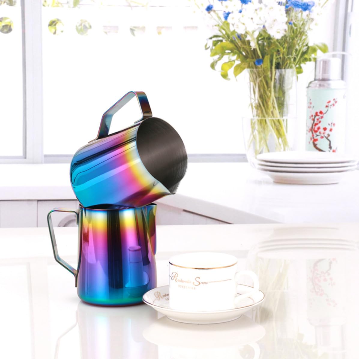 Jarras de Leche Boquilla Colorida de Acero Inoxidable Juego de 2 de 350ml y 600ml para Espumar, Fáciles de Limpiar y Medir, Ideales para Bares y Fiestas