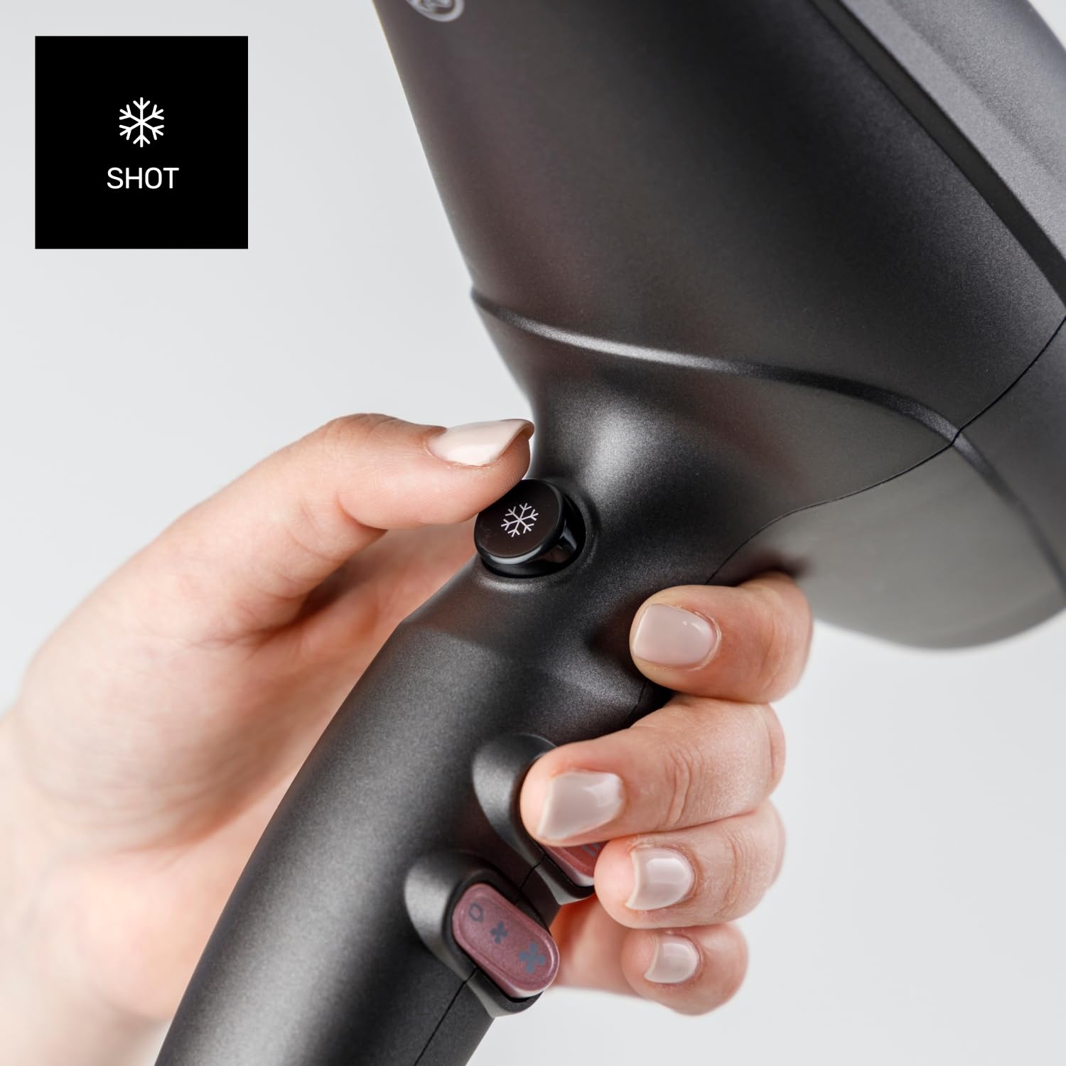 Taurus – Haartrockner Fashion 2600 Ionic, 2600W, 6 Geschwindigkeits-/Temperaturstufen, AC-Motor, Ionic Care, Kaltlufttaste, Zubehör: Präzisionsdüse, Breitdüse, Diffusor, Schwarz