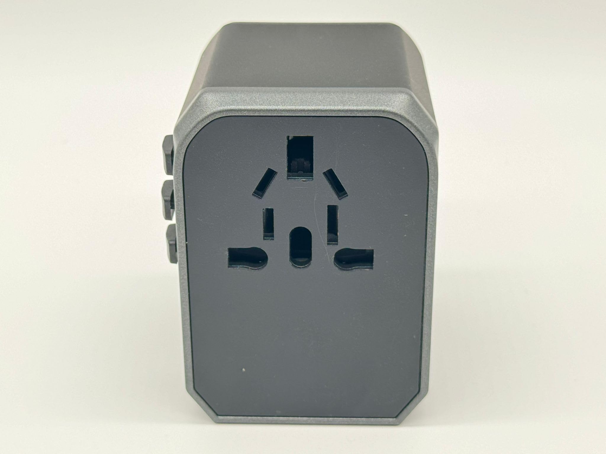 Vortex 788CB 28W World adapter 4USB typu C do szybkiego ładowania, wielofunkcyjna wtyczka konwertująca to globalna wtyczka europejska na amerykańską