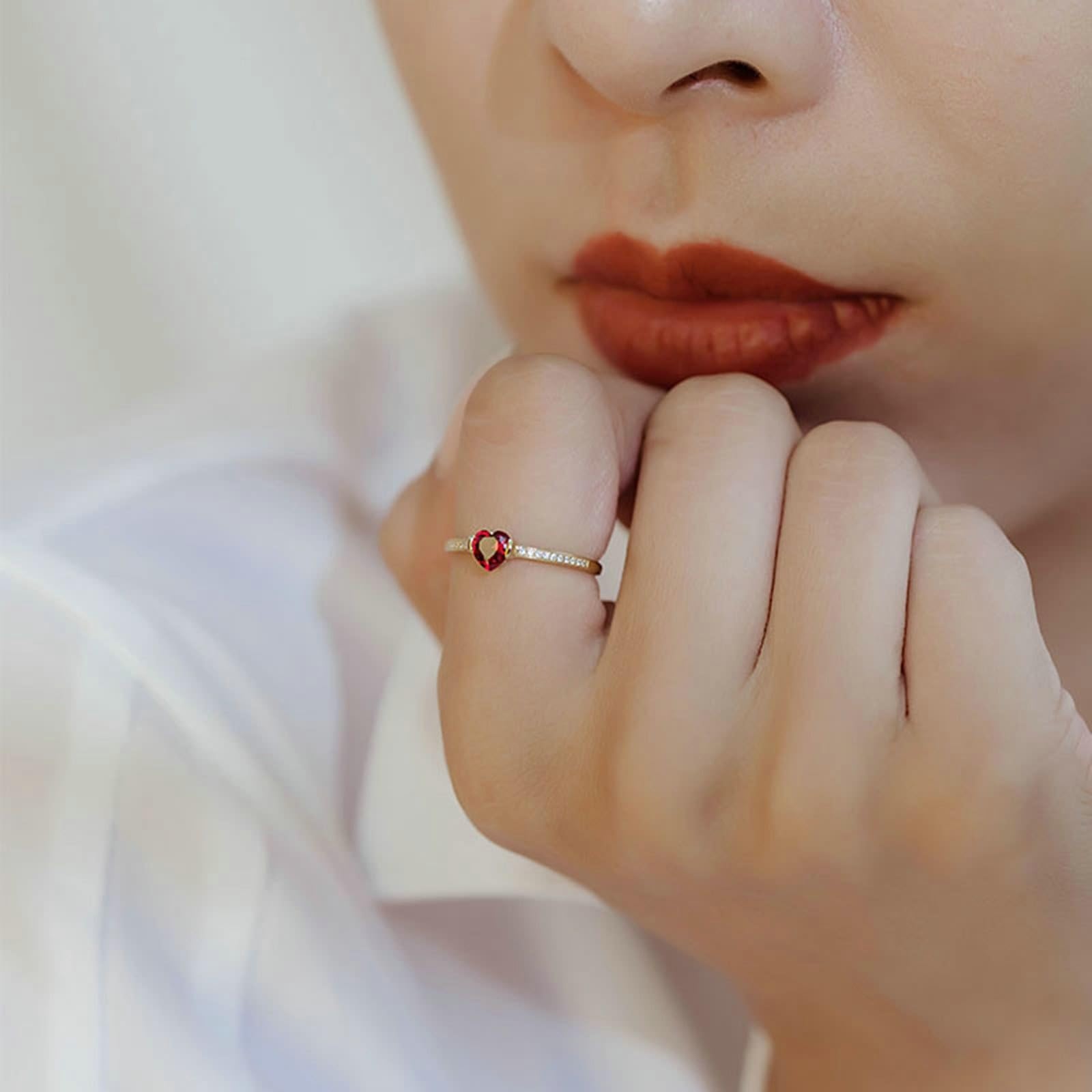 Promise Anello da donna in oro giallo con zirconi, misura 45 (14,3) con zirconi a forma di cuore, incisione per donna