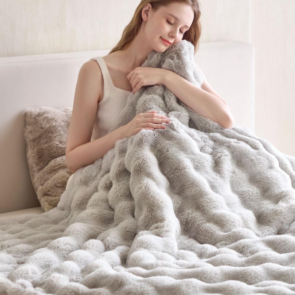 Amazon｜NERUS ふわとろ毛布 AirPremium【正規品】 毛布 ブランケット