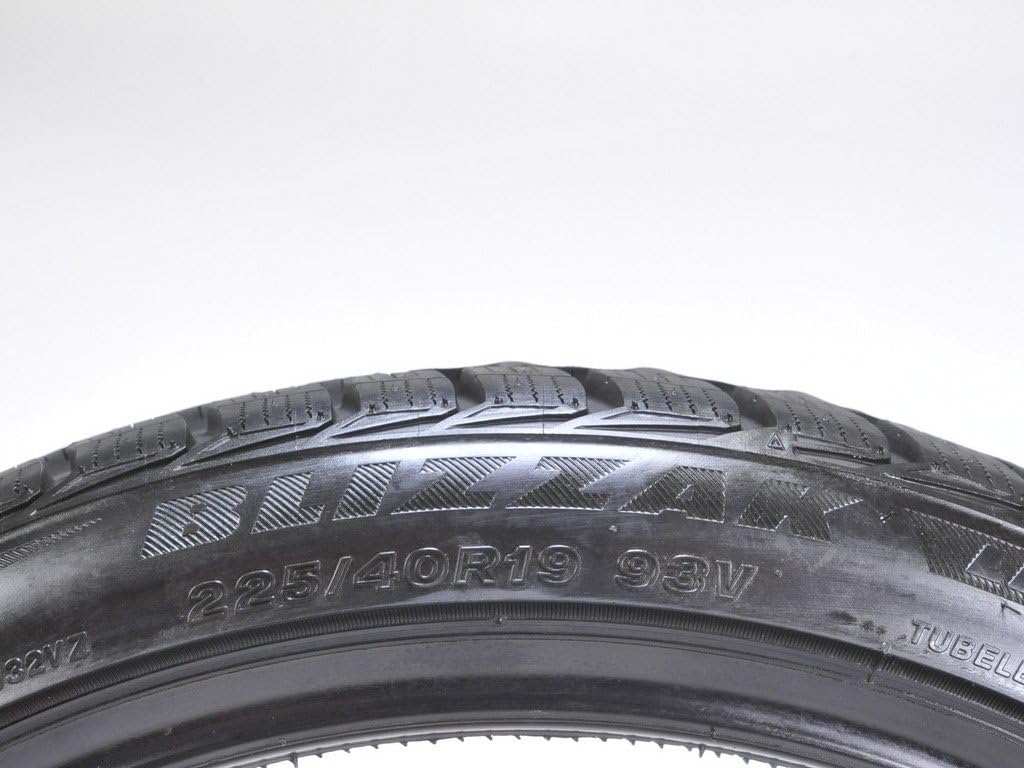 Bridgestone Blizzak LM-32 Winter/Snow Passenger Tire 225/40R19 93 V Extra Load