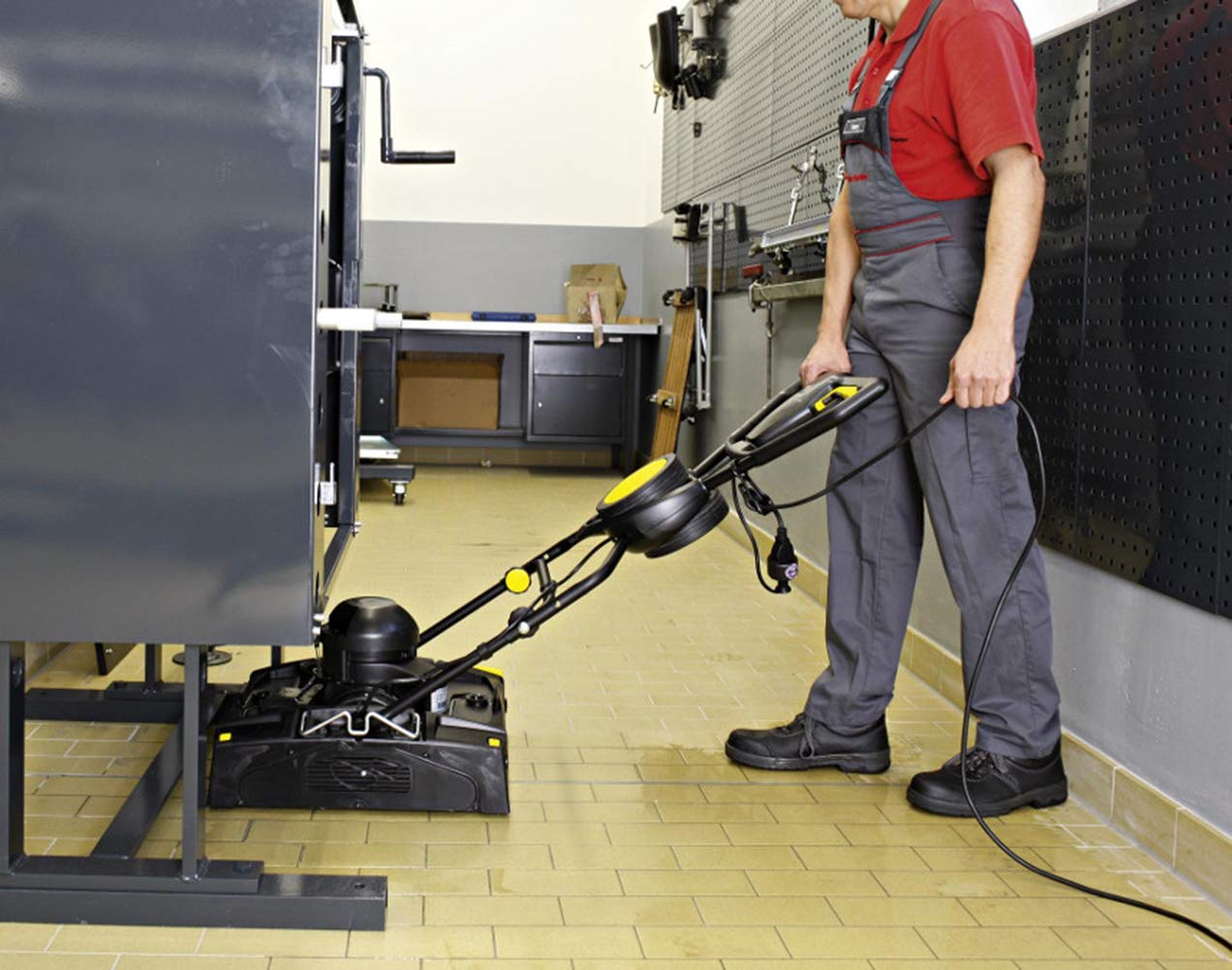 ケルヒャージャパン/KARCHER 業務用小型床洗浄機 BR4010C ケルヒャージャパン/KARCHER 業務用小型床洗浄機 BR4010C
