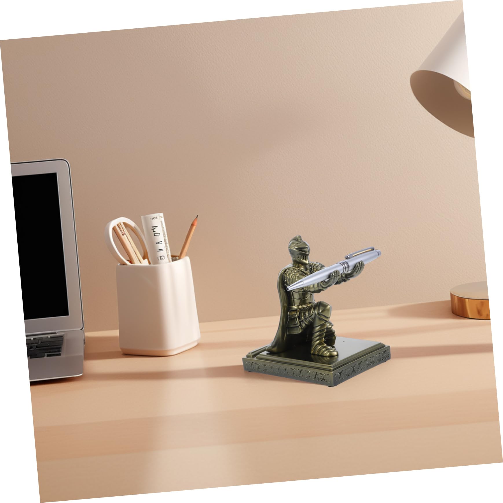 Portapenne Design Unico Retrò da Scrivania in Resina Cavaliere Medievale Base Stabile Accessori da Scrivania Multifunzionali e Decorativi per Ufficio e Casa