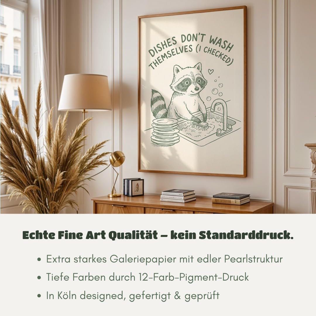 MJ-GRAPHICS® Poster Waschender Waschbär Kunstdruck humorvoll Wandbild Cartoon Stil minimalistisch Küche Deko lustig Tiermotiv Wanddeko Skizzenoptik Wohnzimmer A2 mit weißem Rahmen