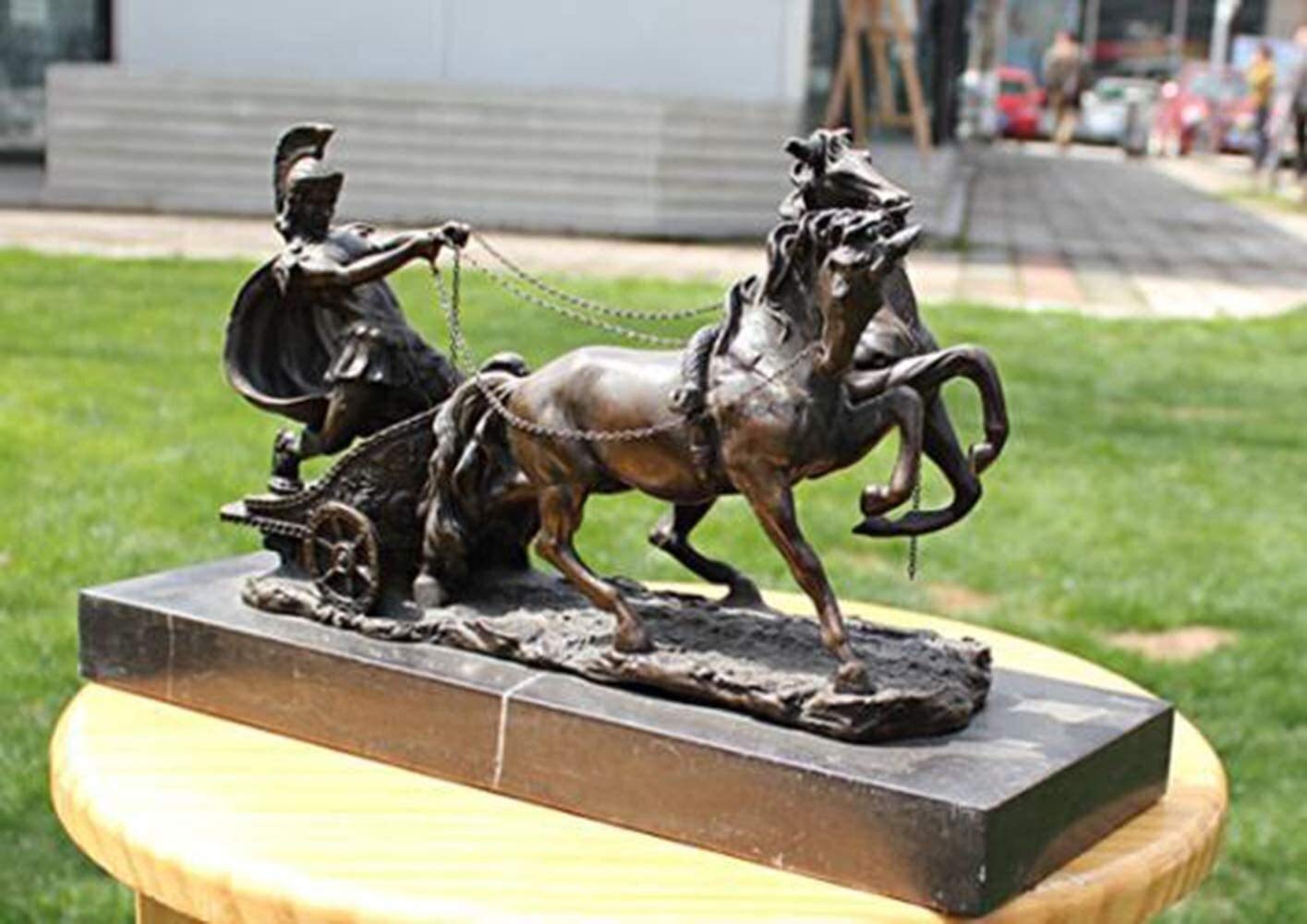 Amazon.com: LQX Statue Chariot Statue Sculpture, Roman Chariot