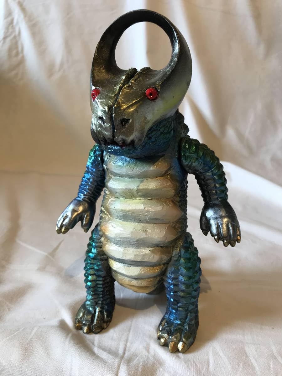 Amazon.co.jp: 宇輪 うりん 成田亨 作品集 ブルマァク ソフビ マルサン