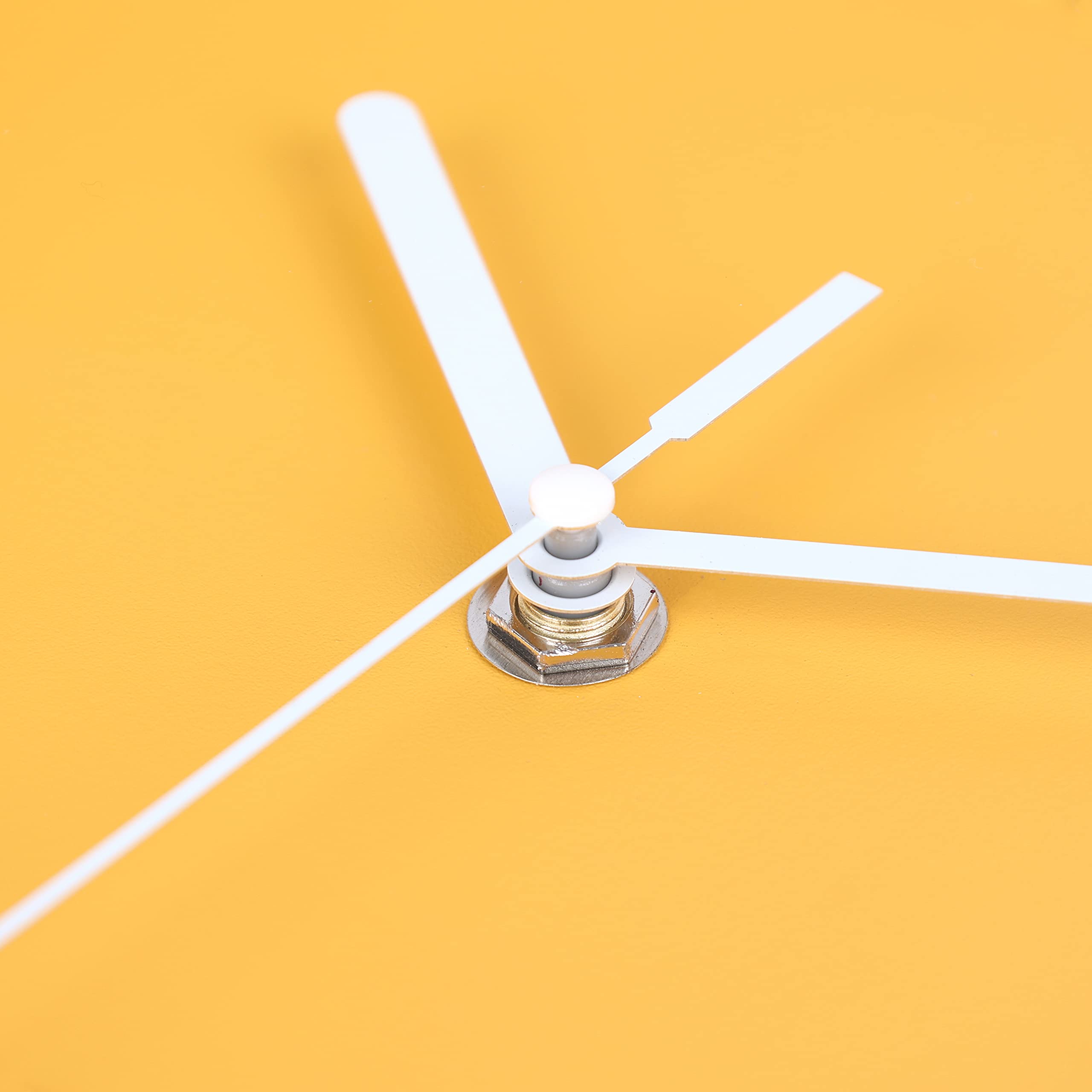 Lafocuse 30cm Orologio da Parete Giallo Silenzioso Moderno, Grande Numeri 3D Facile da Leggere, Orologio da Cucina senza Ticchettio per Camera da Letto Soggiorno Ufficio