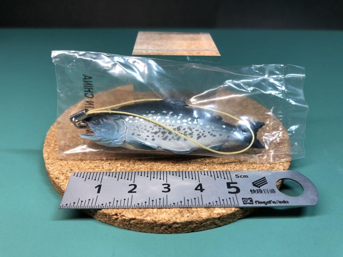 激レア【40本限定生産】新品未開封 made in 北海道スノーボード Amazon.co.jp: 【新巻鮭】 北海道フィギュアみやげ 新千歳空港限定