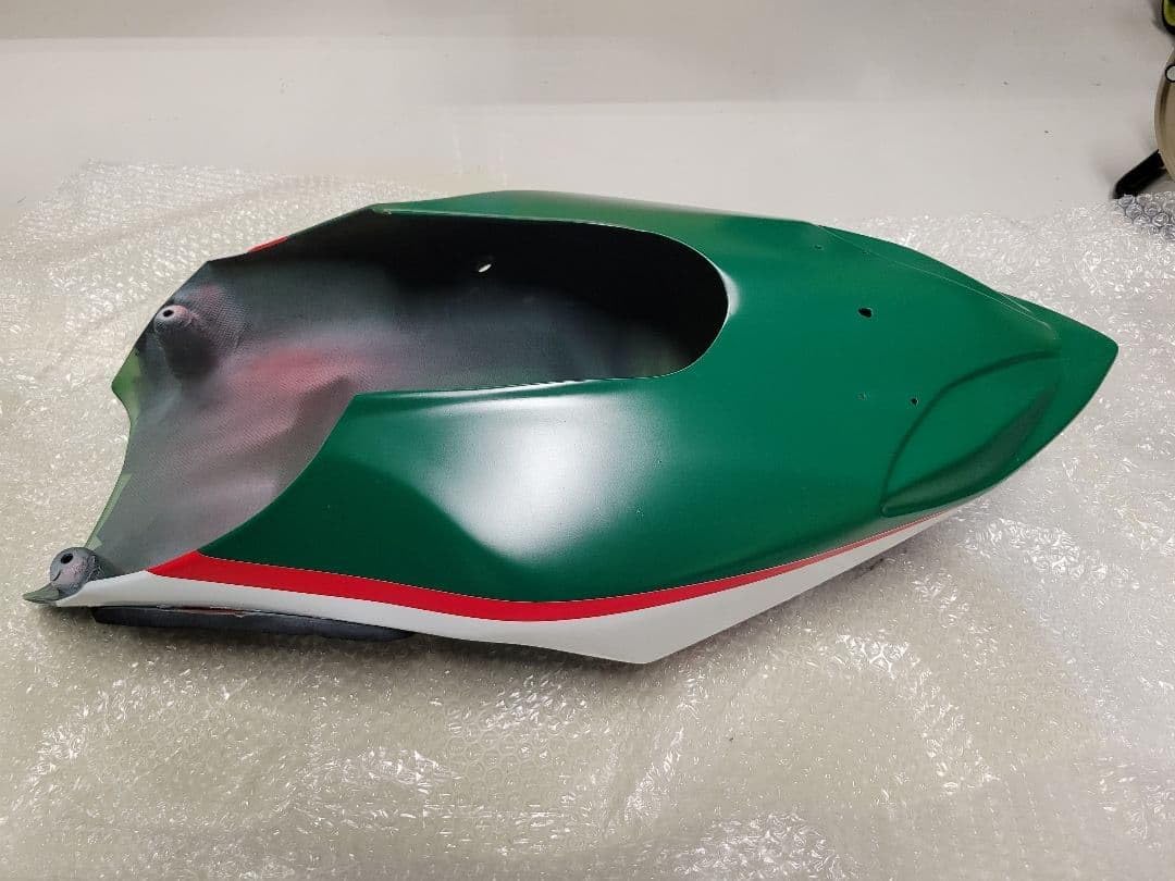 MOTO BUM カウル一式とタンク SC82 CBR1000RR-R MOTO BUM カウル一式と