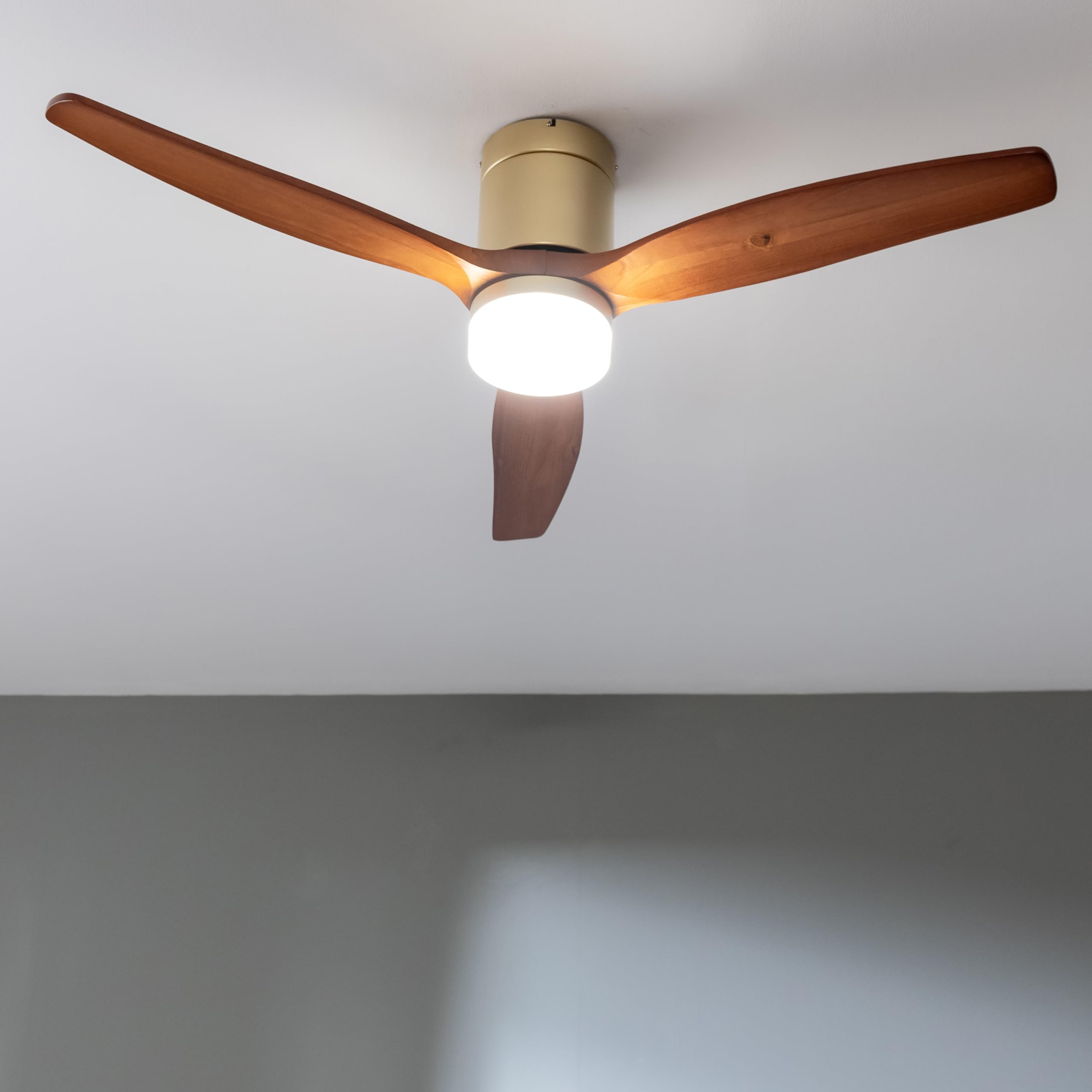 Cecotec - Deckenventilatoren mit Licht EnergySilence Aero 5600 Aqua GoldDarkWood Connected, 132 cm, 40 W, LED 20W Licht, 3 Flügel, 6 Geschwindigkeiten, Timer, Winter/Sommer Modus, Wi-Fi, Gold-Braun