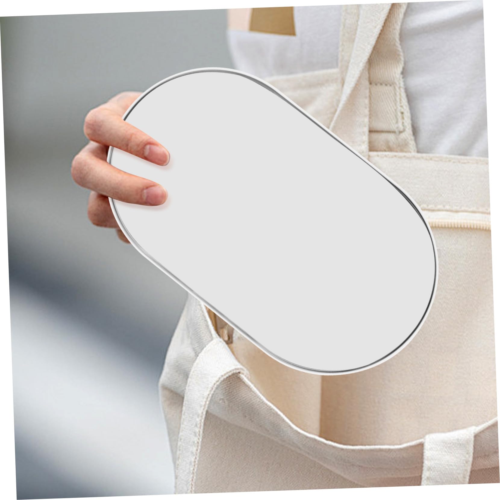 Bilancia Digitale Portatile per Pesapersone Display Digitale Facile da Leggere e Vetro Temperato, per Salute e Fitness, Design Nero Semplice e Stile Elegante