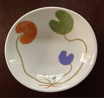 宮内庁御用達 深川製磁 野の花 梅型銘々皿5枚組 未使用 箱入り 宮内庁御用達 深川製磁 野の花 梅型銘々皿5枚組 未使用 箱入り