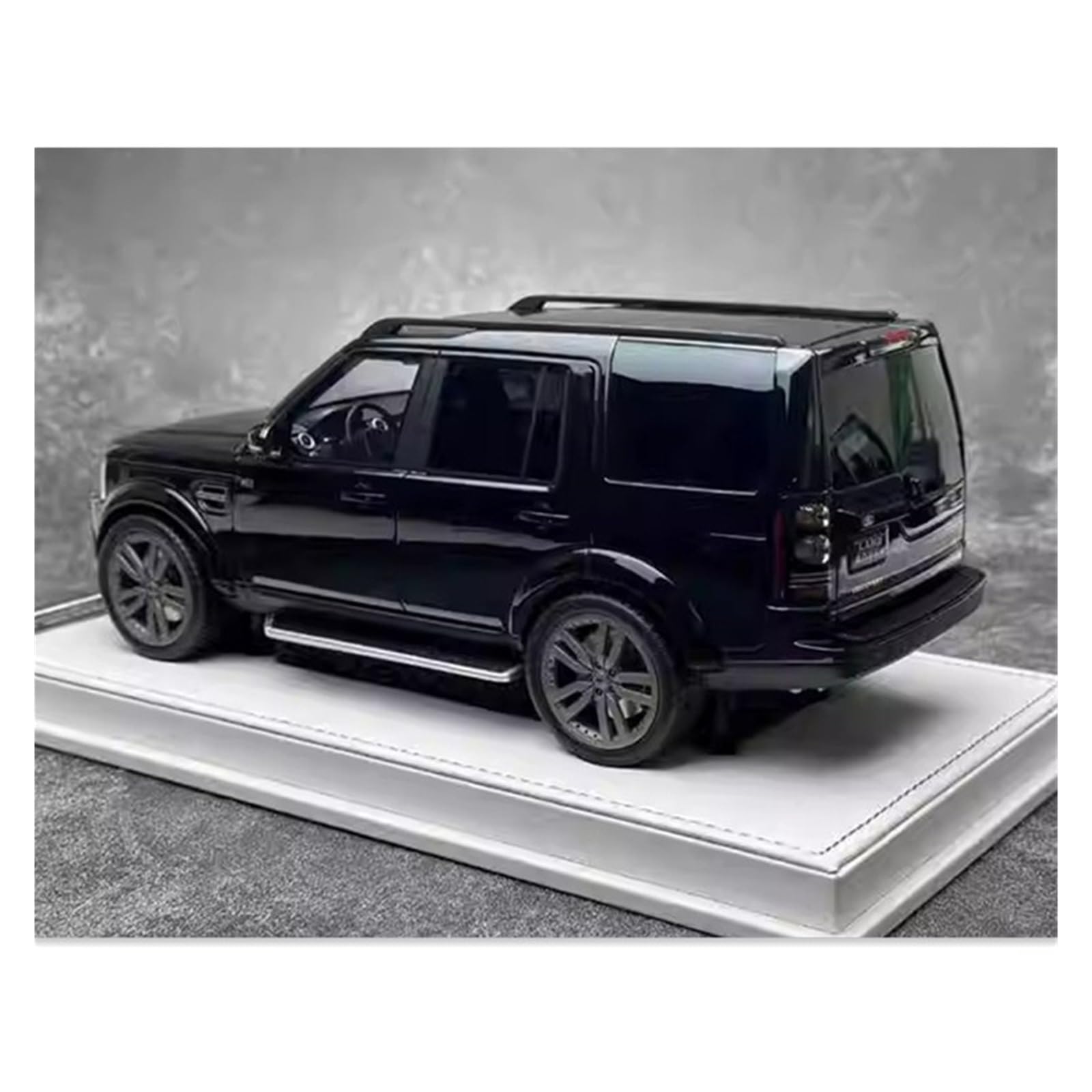 Amazon | ミニカー ランドローバーディスカバリー4 1:18 レジン