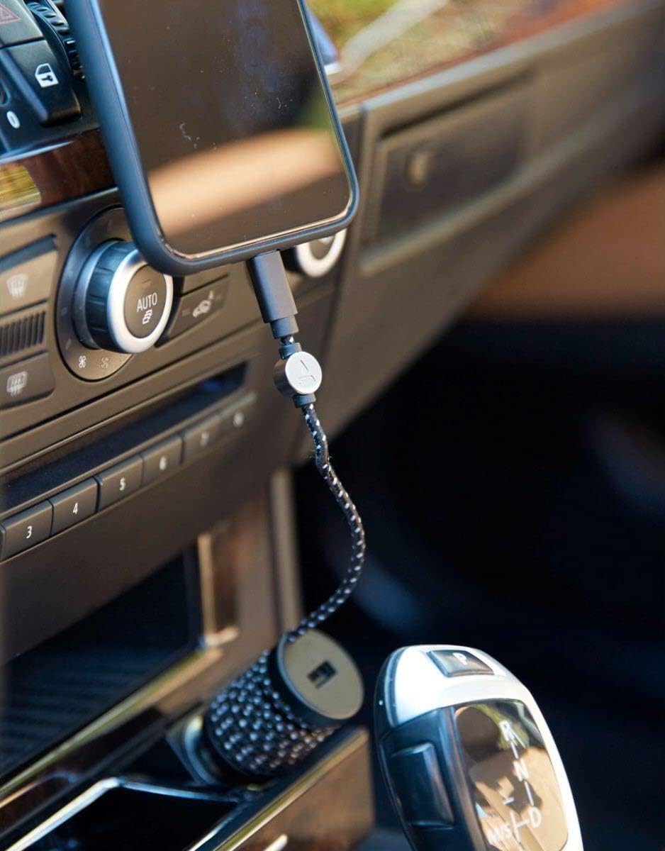 Car charger and magnetic mount installed in vehicle