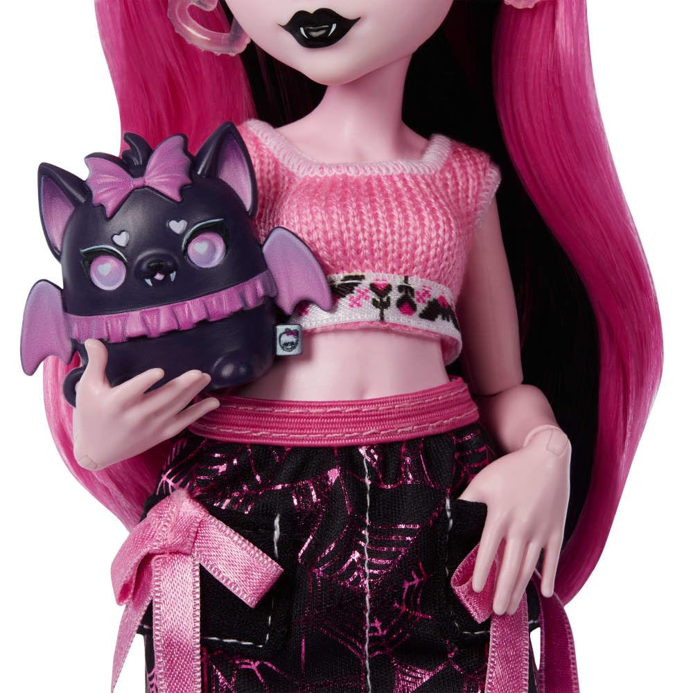 Monster High Straszyrelaks self-care Draculaura Zestaw, lalka + akcesoria-niespodzianki, w tym wałek do twarzy i personalizowana tablica, zabawka dla dzieci 4+, JHK43