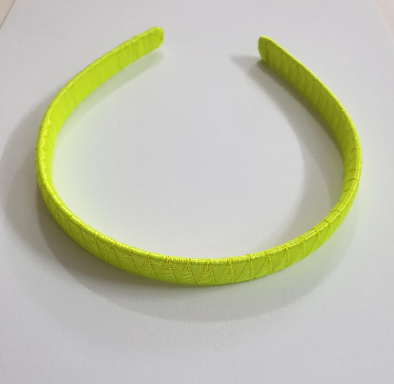 belleza crafting with creativity handmade zig-zag style hairband for kids, girls & women – stylish, comfortable & lightweight hair accessory, perfect for casual wear , parties and gifting (pack of 1) (neon green/ lime green)