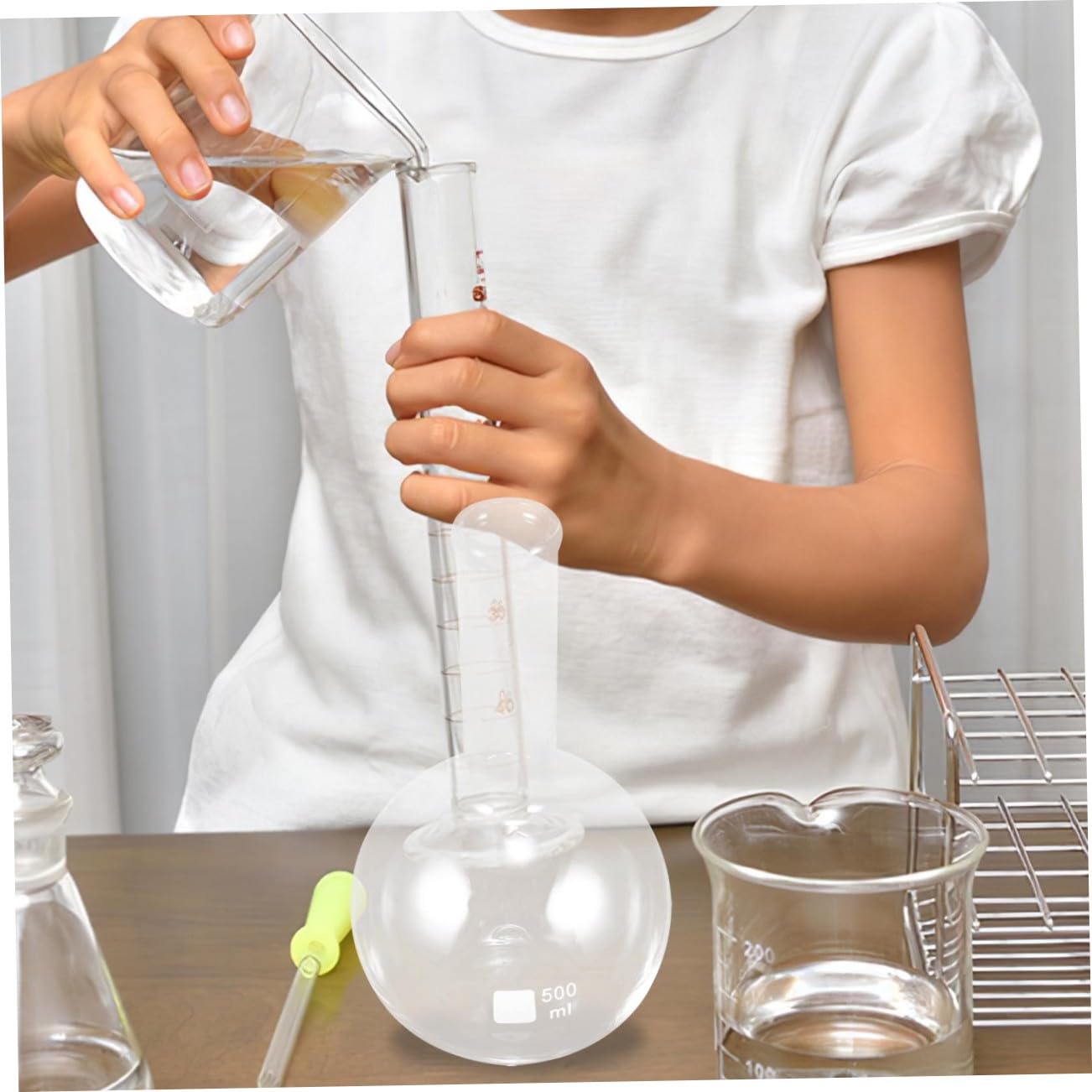 Cabilock 500ml Long Neck Glass Distillation Flask with Scale Chemistry Boiling Flask for Laboratory and Scientific Experiments for Precise Measurement