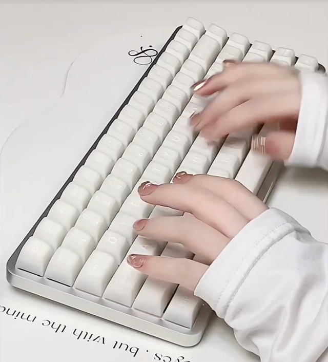 Celebrate［カセット］ Amazon.com: 114 Keys White Jade Keycaps PBT Doubleshot