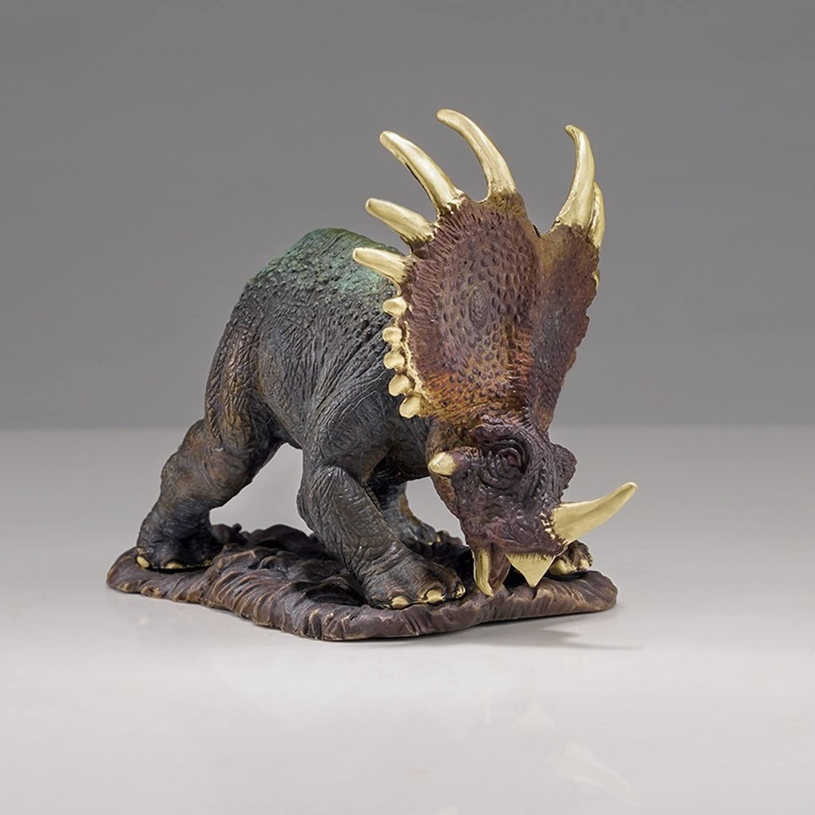 CNCNSH Mosiężna figurka dinozaura na stole, statua jurajskiego styrakozaura, dekoracja dekoracyjna do gabinetu, kolekcja rzeźb z brązu bydła zwierzęcego,
